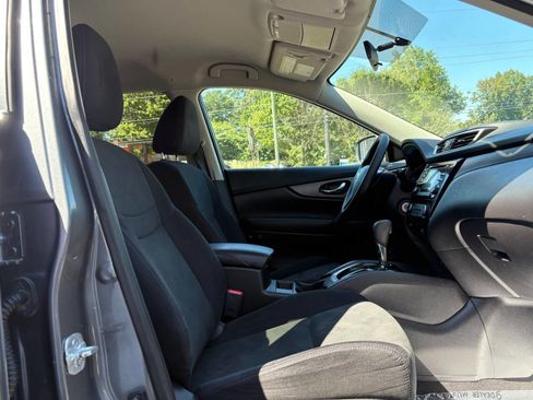 Used 2015 Nissan Rogue S w/ S Family Package image 16