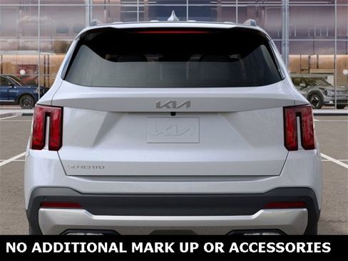 New 2026 Kia Sorento S image 13