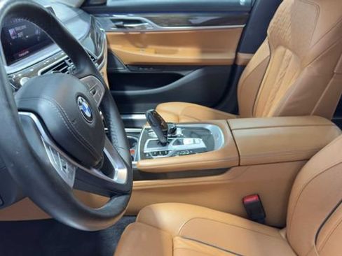 Used 2020 BMW 740i w/ Premium Package RWD image 24