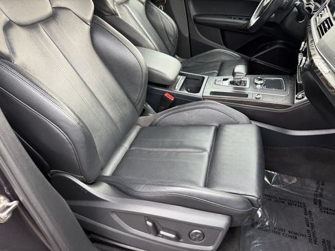 Used 2019 Audi Q5 Prestige w/ Prestige Package AWD/4WD image 31