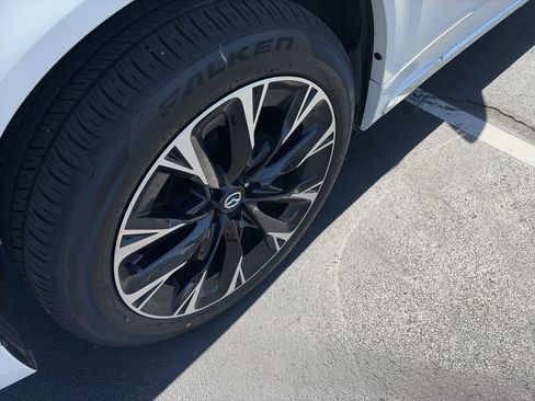 Used 2025 MAZDA CX-90 3.3 Turbo S w/ Premium Plus image 11