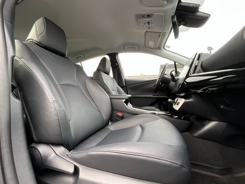 Used 2017 Toyota Prius Prime Advanced image 12