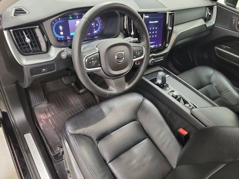 Certified 2025 Volvo XC40 B5 Plus image 20