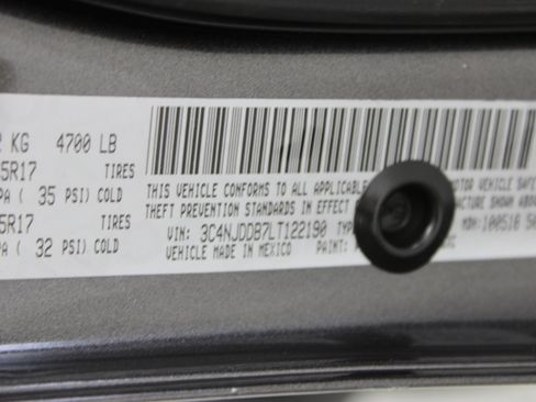 Used 2020 Jeep Compass Trailhawk AWD/4WD image 40