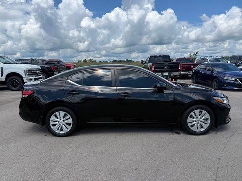 Used 2021 Nissan Sentra S FWD image 14