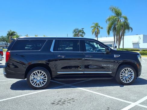 Used 2025 GMC Yukon XL Denali image 8