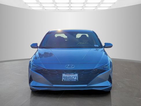 Certified 2022 Hyundai Elantra SEL w/ Convenience Package image 2