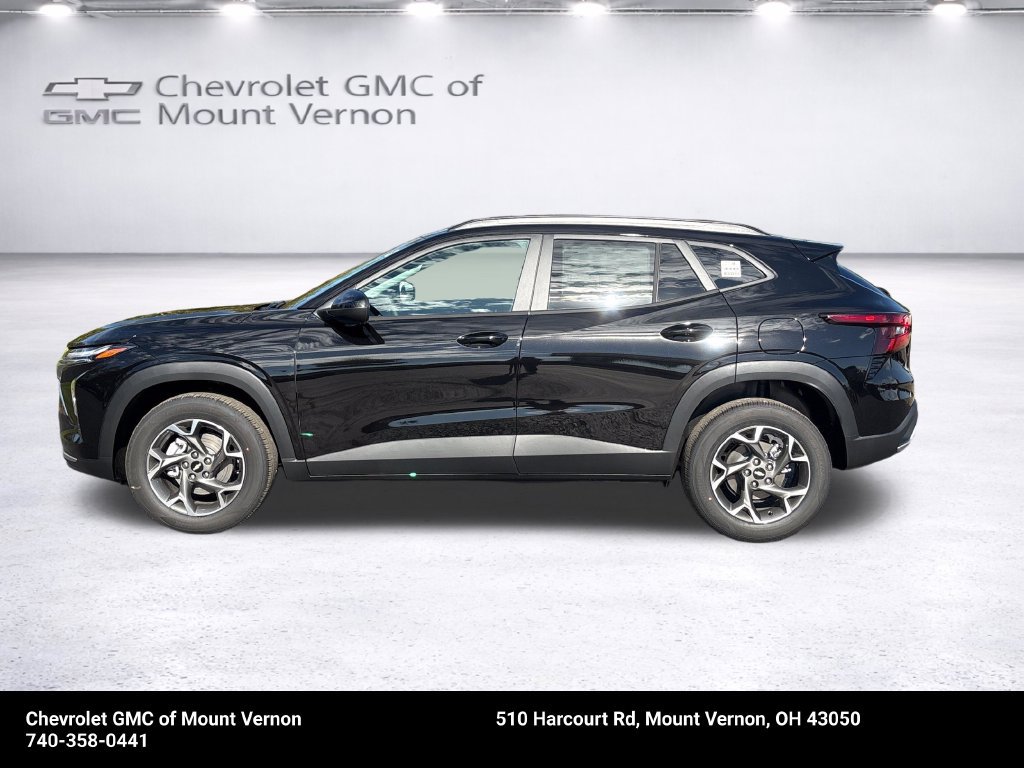 New 2026 Chevrolet Trax LT w/ LT Convenience Package FWD image 2
