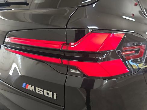 Used 2025 BMW X5 M60i w/ Executive Package image 33