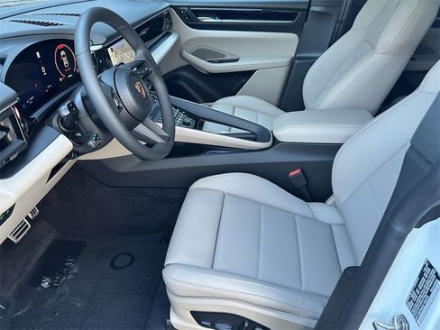 New 2025 Porsche Macan 4S Electric image 20