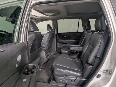 Used 2018 Honda Pilot Elite image 23