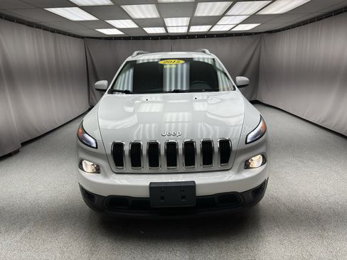 Used 2015 Jeep Cherokee Latitude w/ Cold Weather Group AWD/4WD image 6