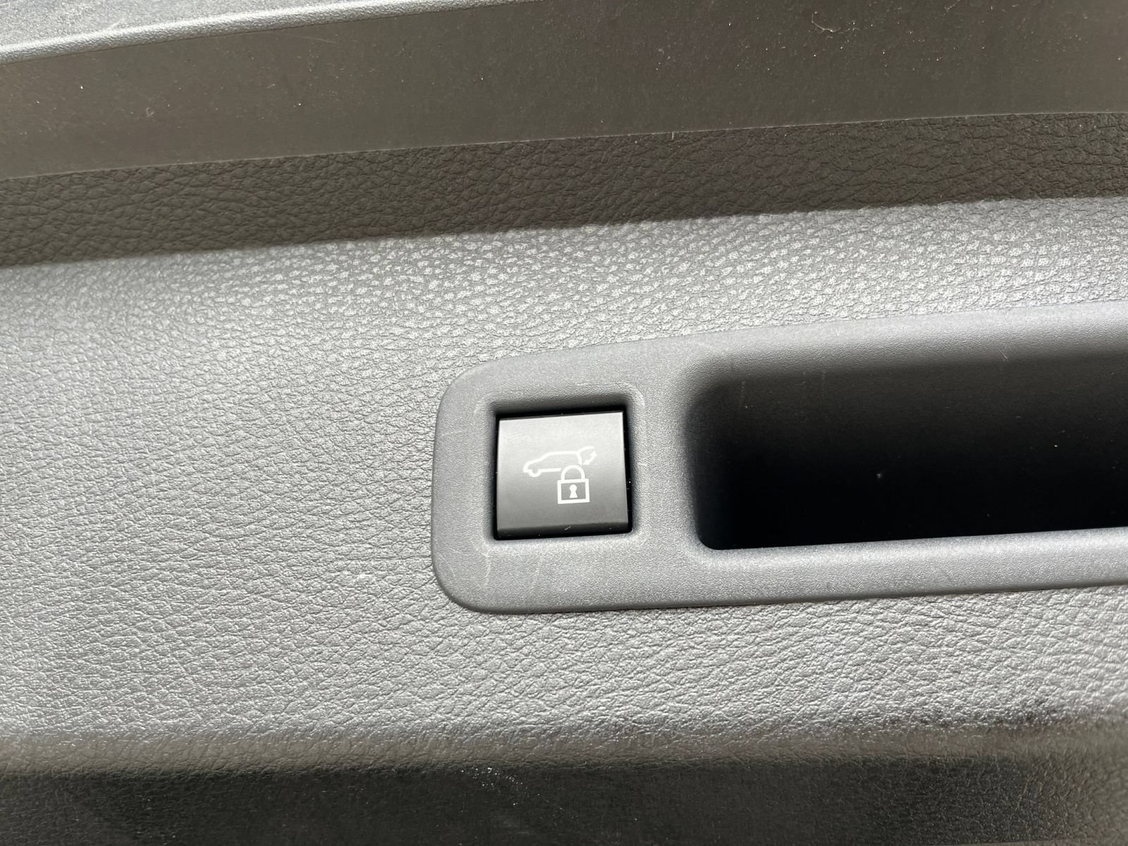 Used 2025 Toyota Sienna XLE FWD image 22