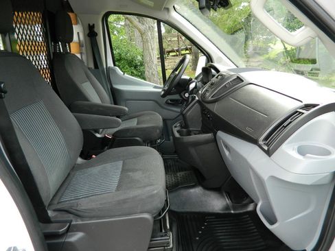 Used 2019 Ford Transit 250 130 Low Roof w/ Exterior Upgrade Package RWD image 15