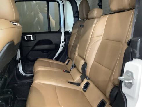 Used 2020 Jeep Gladiator Rubicon AWD/4WD image 8
