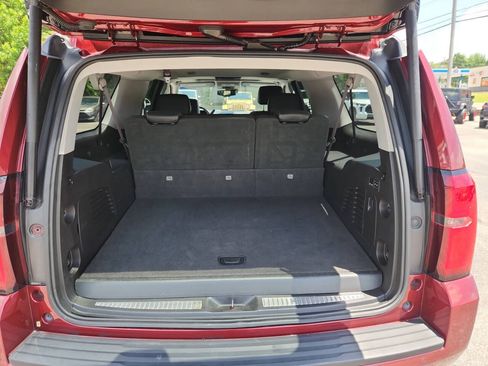 Used 2016 Chevrolet Suburban LT RWD image 18