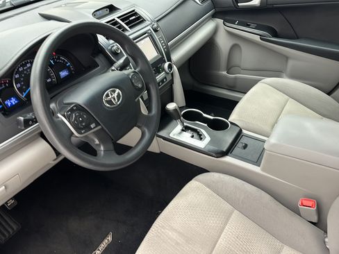 Used 2012 Toyota Camry LE FWD image 11