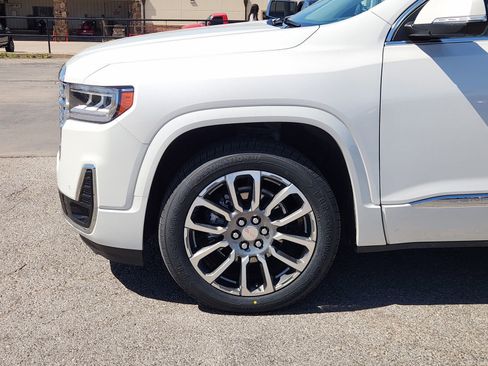 Used 2022 GMC Acadia Denali w/ Denali Technology Package image 9