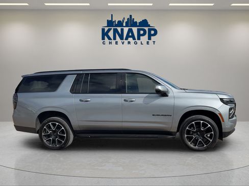 Used 2025 Chevrolet Suburban RST w/ Comfort Package RWD image 4
