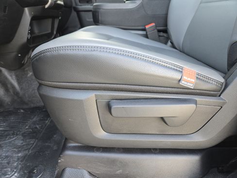 New 2026 RAM 5500 Tradesman w/ Chrome Appearance Group image 18