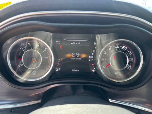 Used 2015 Dodge Challenger SXT w/ Driver Convenience Group RWD image 10