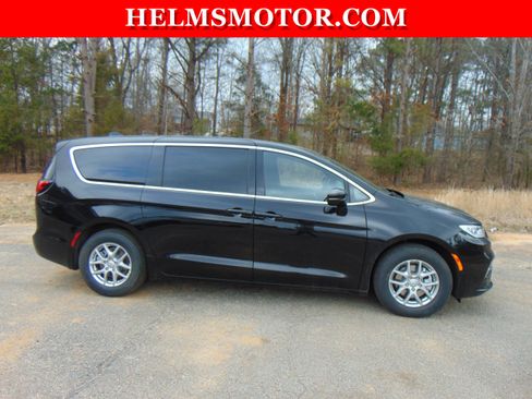 New 2026 Chrysler Pacifica Select FWD image 11