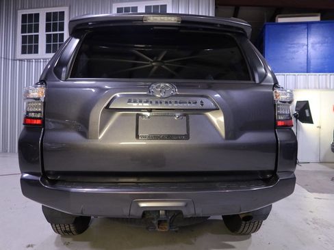Used 2020 Toyota 4Runner SR5 Premium image 4