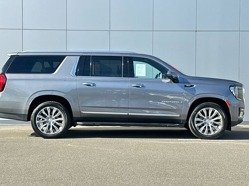 Used 2021 GMC Yukon XL Denali w/ LPO, Illumination Package image 6