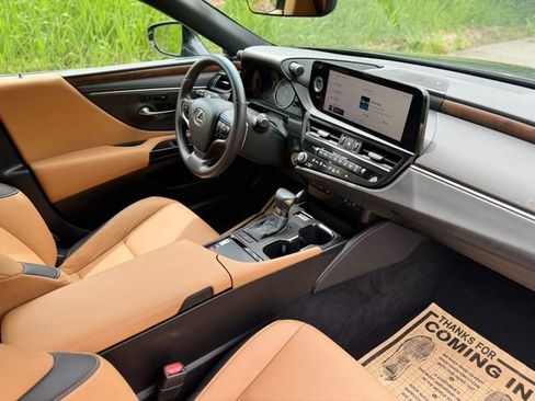 Used 2024 Lexus ES 350 w/ Premium Package FWD image 19