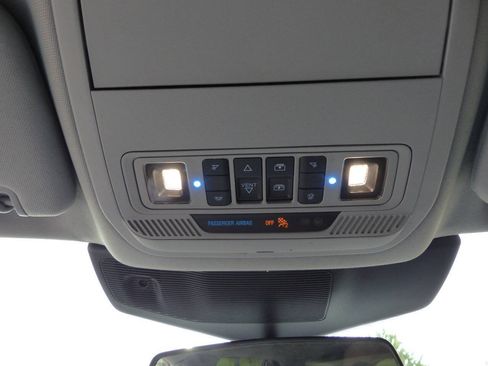 Used 2020 Ford Explorer XLT w/ Equipment Group 202A AWD/4WD image 37