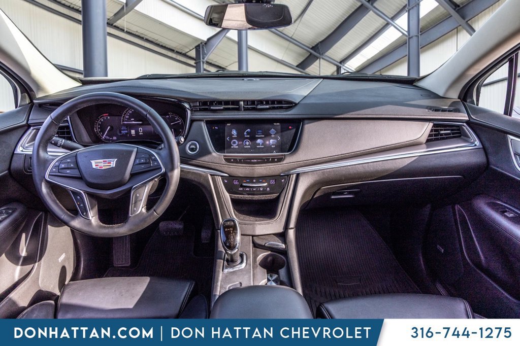 Used 2017 Cadillac XT5 Luxury w/ Driver Awareness Package FWD image 5