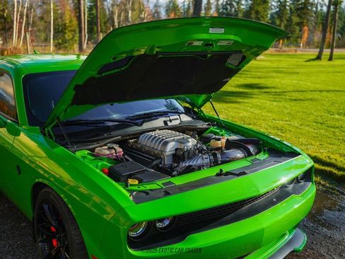 Used 2017 Dodge Challenger SRT Hellcat image 18