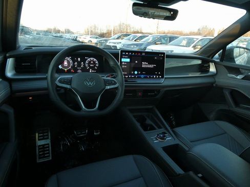 New 2026 Volkswagen Tiguan SE R-Line AWD/4WD image 29