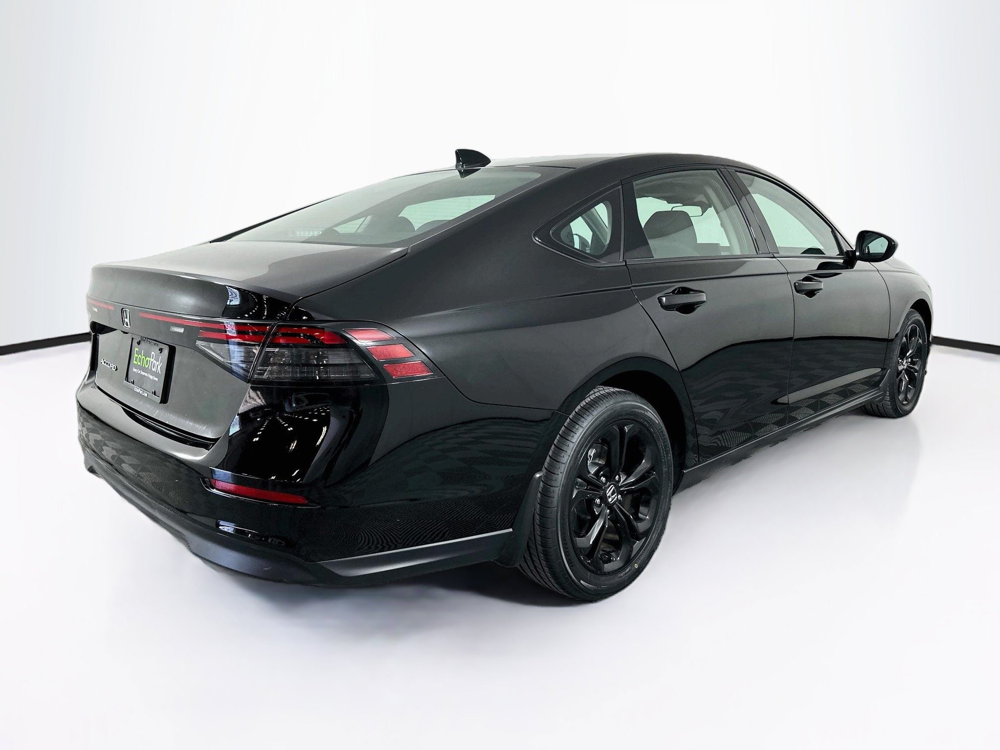 Used 2025 Honda Accord SE image 9