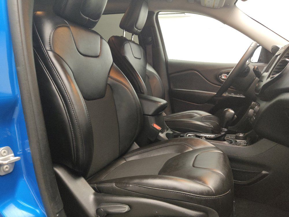 Used 2021 Jeep Cherokee Latitude Plus AWD/4WD image 21