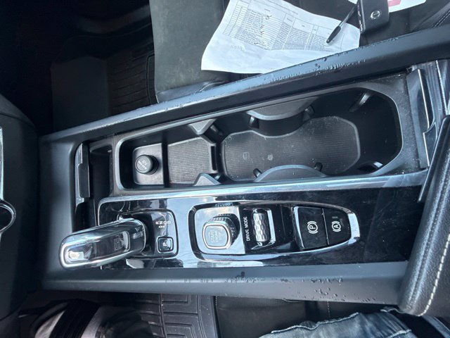 Used 2019 Volvo XC60 T8 R-Design w/ Advanced Package AWD/4WD image 20