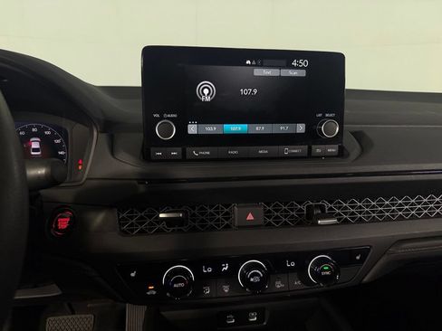 Used 2025 Honda Accord SE image 18