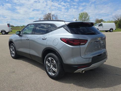 Used 2024 Chevrolet Blazer LT w/ Convenience Package FWD image 3