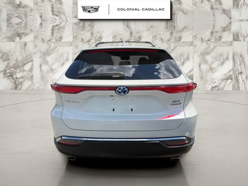 Used 2022 Toyota Venza XLE AWD/4WD image 4