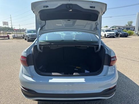 Used 2025 Volkswagen Jetta Sport image 17
