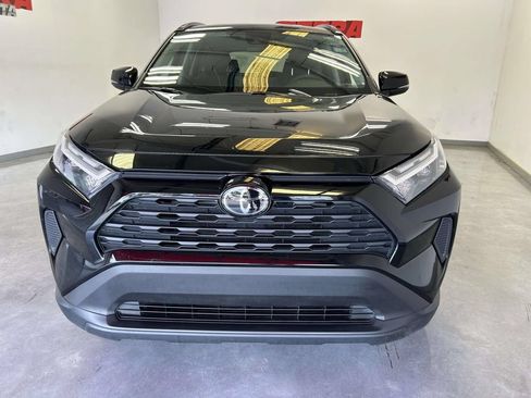 Used 2025 Toyota RAV4 XLE AWD/4WD image 8