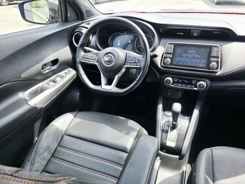 Used 2019 Nissan Kicks SR w/ SR Premium Package FWD image 18