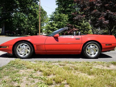 Used 1994 Chevrolet Corvette Convertible RWD image 3