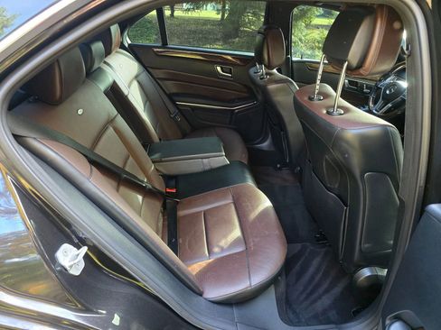 Used 2014 Mercedes-Benz E 550 4MATIC Sedan image 12