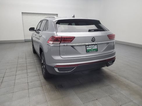 Used 2021 Volkswagen Atlas Cross Sport SE FWD image 5