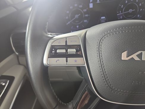 Used 2023 Kia Telluride SX image 16