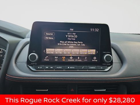 Used 2025 Nissan Rogue SV AWD/4WD image 28