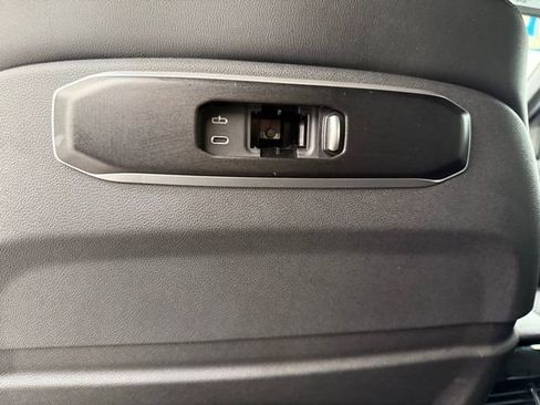 Used 2024 BMW X5 xDrive40i w/ Premium Package image 18