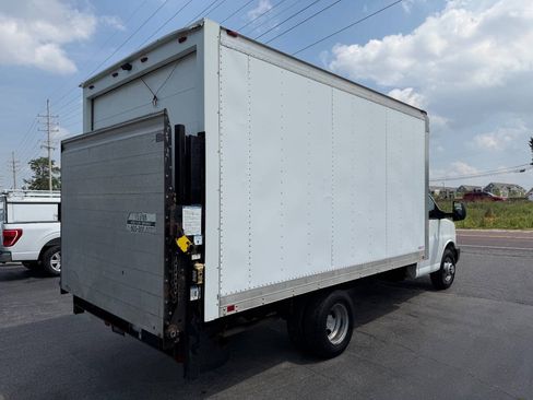 Used 2014 Chevrolet Express 3500 Extended RWD image 5