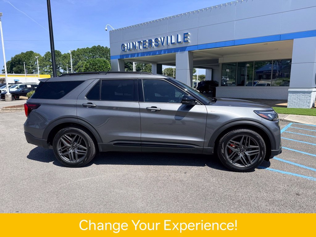 Used 2026 Ford Explorer ST-Line w/ ST-Line Street Pack RWD image 4